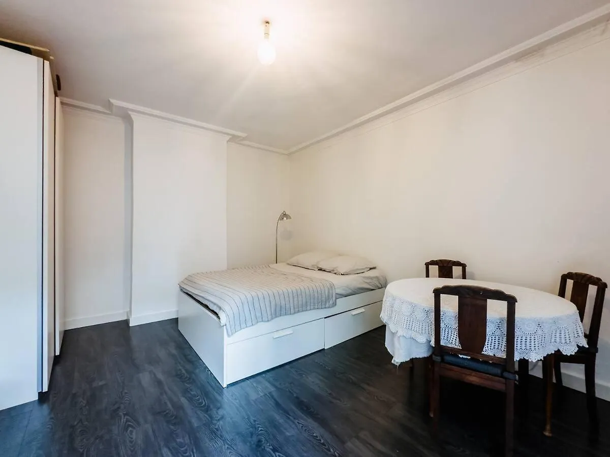Studio Au Calme Paris Apartment